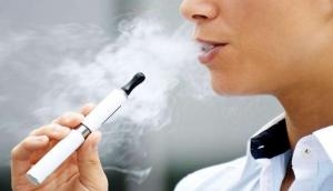 E-cigarettes, tobacco linked to higher risk of oral cancer