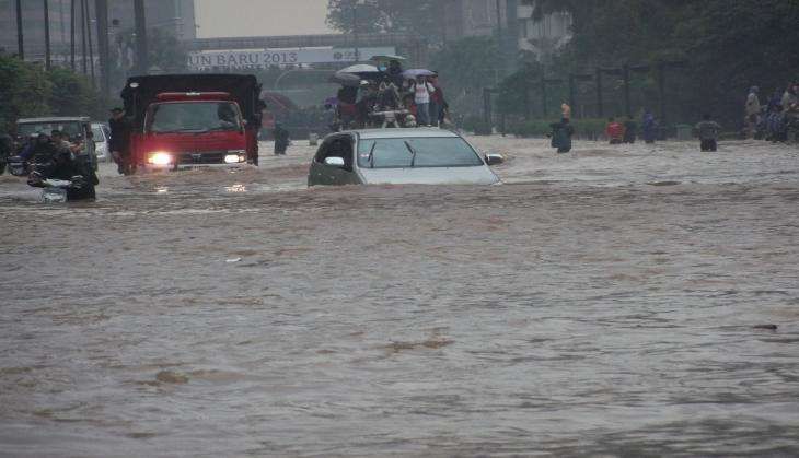 24 killed and at least 26 missing after floods and landslides hit Indonesia