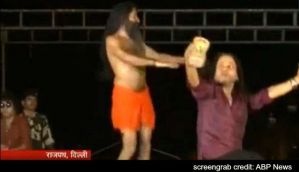 Baba Ramdev, Kailash Kher hit peak fun for International Yoga Day, video goes viral 