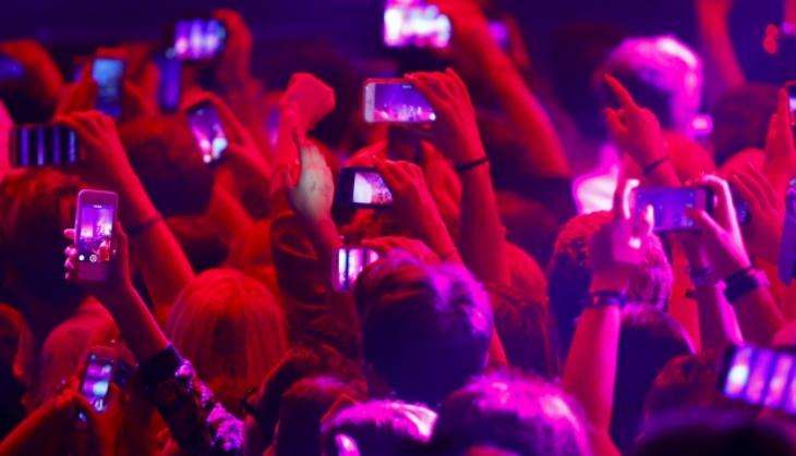 Apple patent will disable mobile camera .jpg