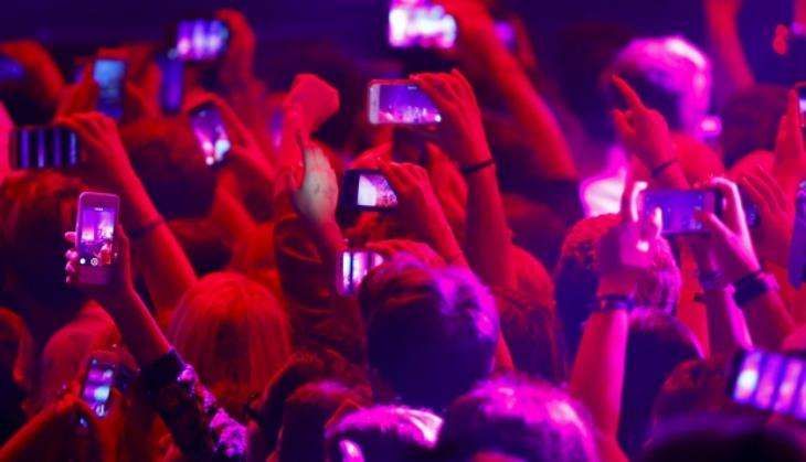 Apple patent will disable mobile camera .jpg