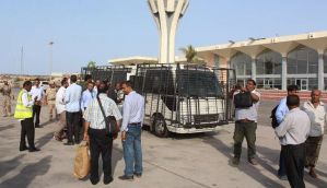 Yemen: Twin car bombings kill 6 army personnel near Aden airport 