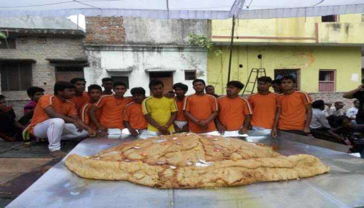Worlds largest Samosa.jpeg