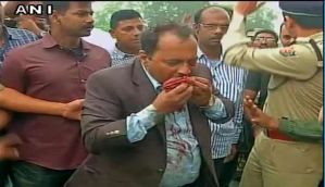 Darjeeling: President Pranab Mukherjee, CM Mamata Banerjee escape unhurt as escort car falls into gorge 