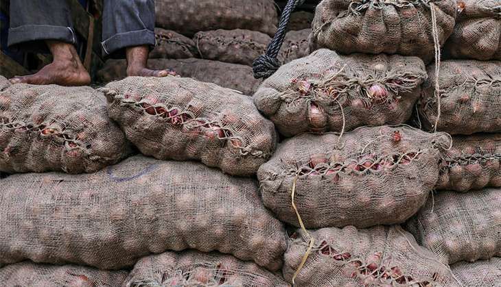 Onion farmers Dhiraj Singh/Bloomberg/Getty Images