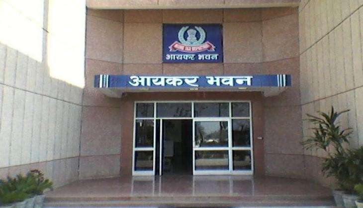 I-T warns against cash dealings of Rs 2 lakh, seeks tip-off from citizens