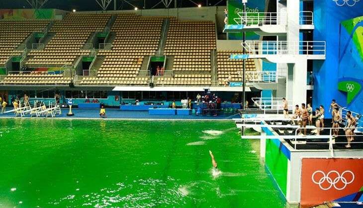 Why did the Olympic diving pool water turn green?