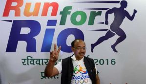 Unable to spell Karmakar, Vijay Goel can't identify Dutee Chand either 
