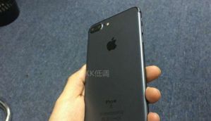Is this how Apple iPhone 7 looks like in Space Black colour variant? 