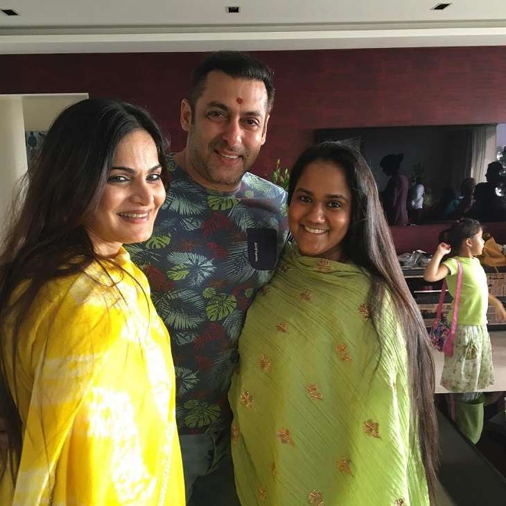 This Raksha Bandhan, gift your sister some vintage love