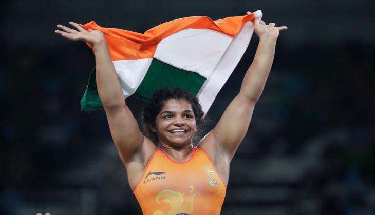Sakshi Malik, Vinesh Phogat Book Berths For World Wrestling Championship