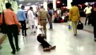 Watch: Thief beaten unconscious by head GRPF constable at Gwalior station 