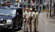 4 police personnel injured as group pelts stones and flees with accused 