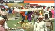 Khaat fiasco: People run away with cots yet again during Rahul Gandhi's rally in Mirzapur 