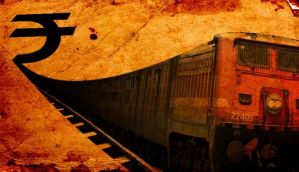 भारतीय रेल: क्या सर्ज प्राइसिंग निजीकरण की राह में बढ़ाया गया कदम है? 