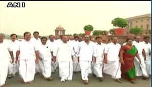 AIADMK MPs march towards PMO; slam govt for playing politics over Cauvery water issue 