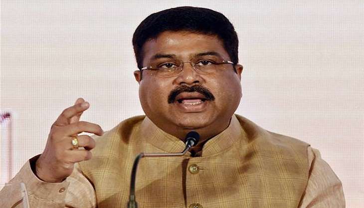 Dharmendra Pradhan discusses LNG deal with US energy secretary