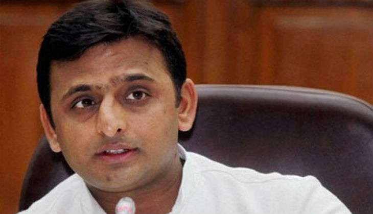 Akhilesh Yadav meets Prashant Kishor. But CM wants to settle SP feud first 