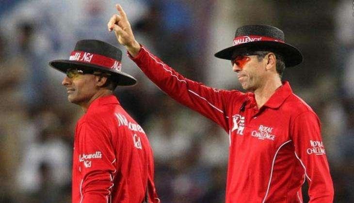 cricket umpire