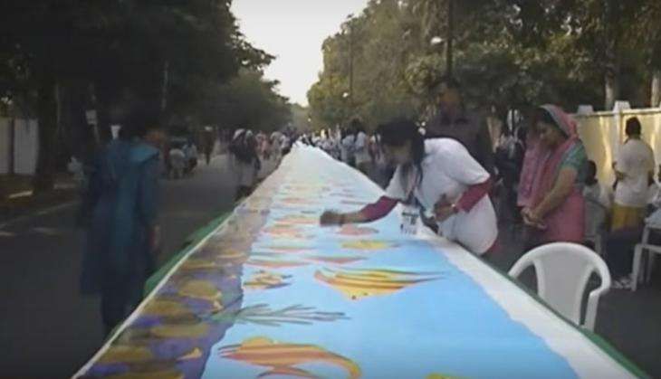 Meerut longest painting guinness record.jpg