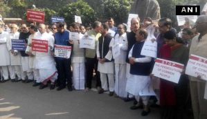 Opposition leaders protest against demonetisation outside Parliament 