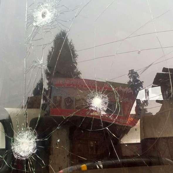 Bus attacked in Lawat