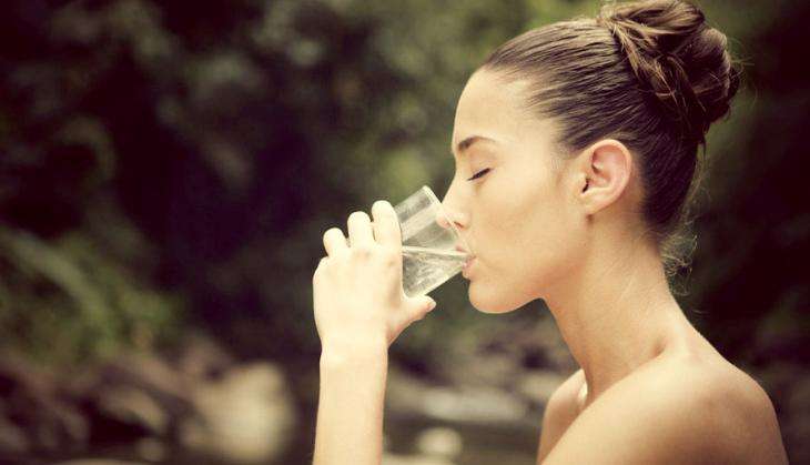These benefits of drinking warm water will blow your mind