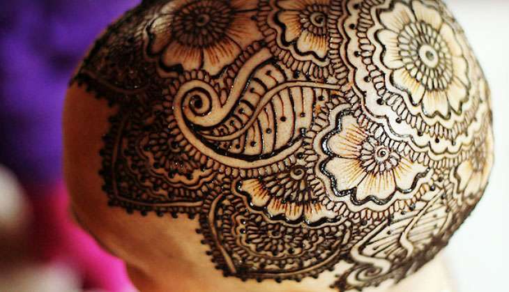 In pictures: Artist Sarah Walters' stunning henna crowns are free for cancer patients 