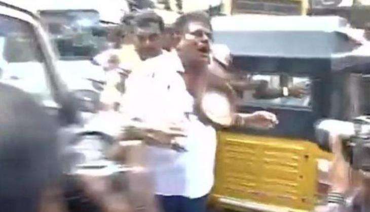 Sasikala Pushpa's lawyer attacked by AIADMK cadres