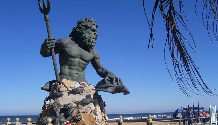 neptune statue