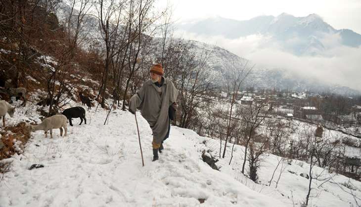 Heavy snowfall in Kashmir