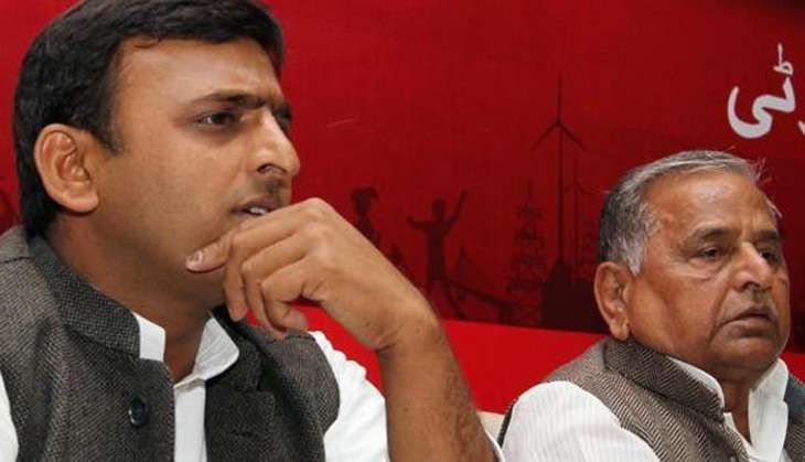 Akhilesh & Mulayam fight over party symbol & offic