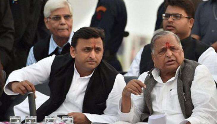 MULAYAM AKHILESH MEETING