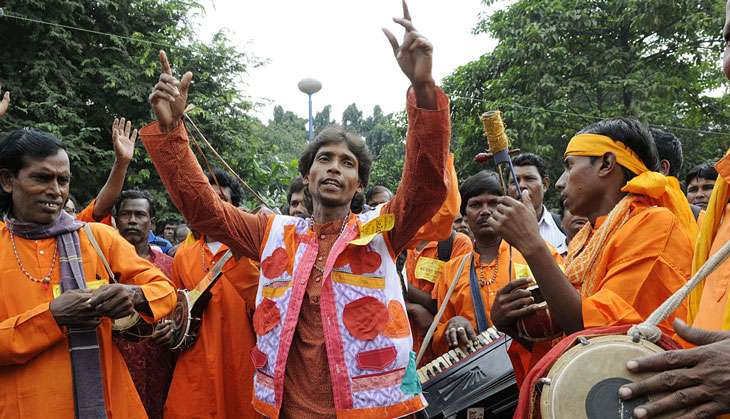 Songs of the earth: Mamata announces Baul academy at Birbhum to help promote songs & culture 