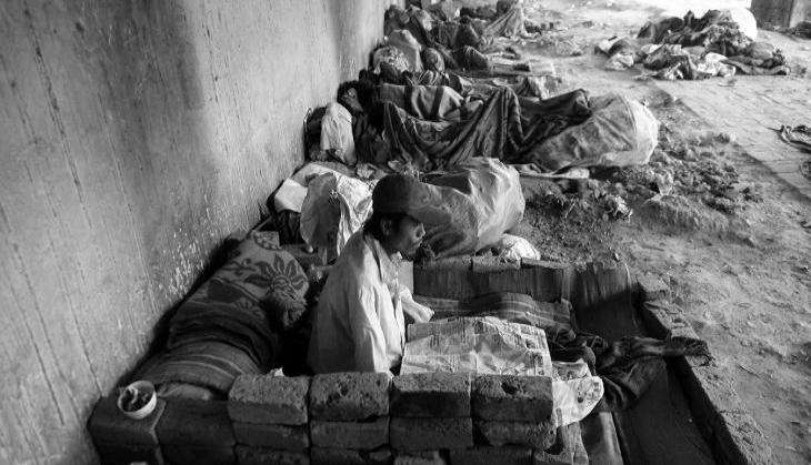 Here's how a 25-year-old law grad is helping Delhi's homeless beat the cold 