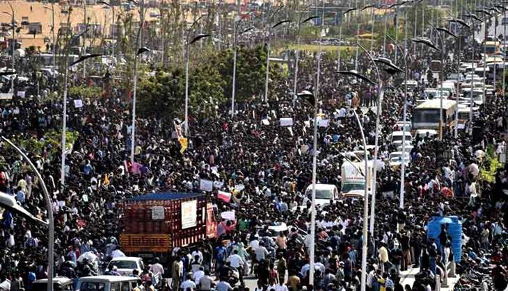 Jallikattu protests at Marina Beach, Chennai