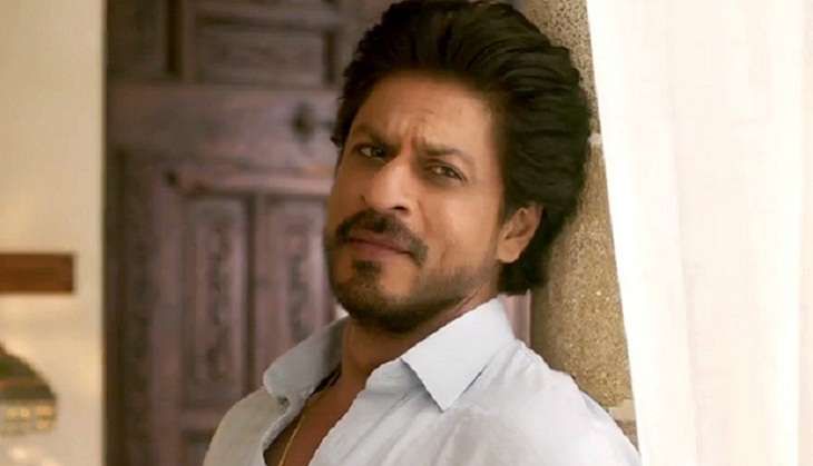 Shah Rukh Khan in Raees movie still