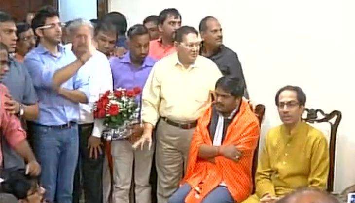 Hardik Patel Uddhav Thackray.jpg