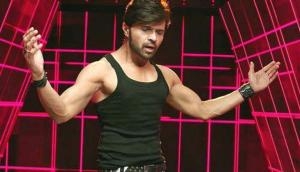 Himesh Reshammiya's driver critical after they meet car accident on Mumbai-Pune Expressway