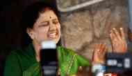 तमिलनाडु: राज्यपाल की दुविधा में सुप्रीम कोर्ट के हाथ पहुंची शशिकला-पन्नीरसेल्वम की डोर 
