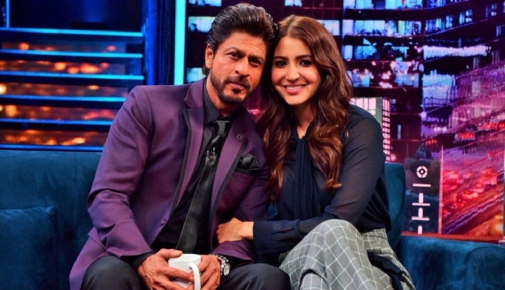 Shah Rukh Khan can romance a mike too, says Anushka Sharma