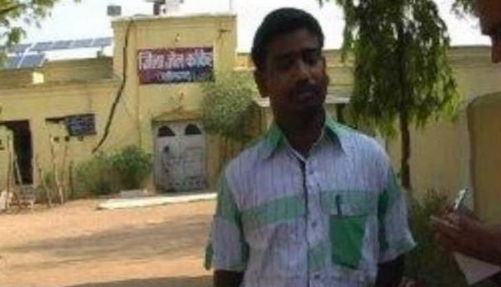 Bastar journalist Santosh Yadav released from prison after 17 months 