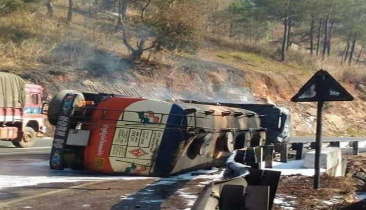 Three killed on Shillong bypass due to diesel leakage from vehicle