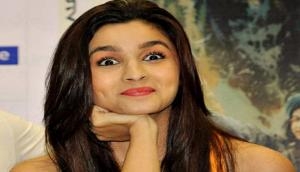 Alia Bhatt shows off her grungy side at AIFW