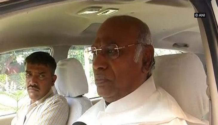 Pakistan inviting controversy by repeatedly raising Kashmir issue: Cong