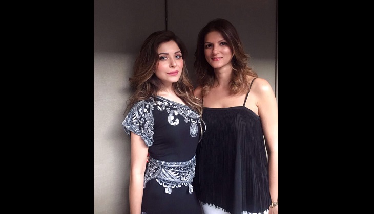 In Pics: Kanika Kapoor sashays down the ramp for Nandita Mahtani's show in Delhi!