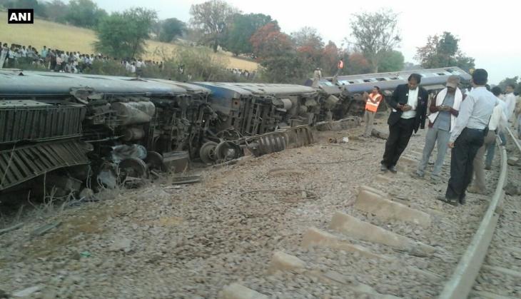 Maharashtra: Jabalpur-Mahakaushal express derails in Mahoba, 22 injured