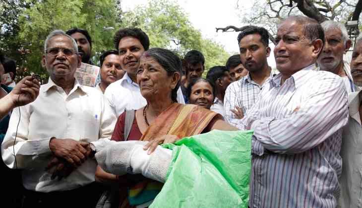 As note exchange deadline passes, helpless people in RBI queue blame govt