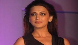 Sonali Bendre says, started digital book club to encourage reading