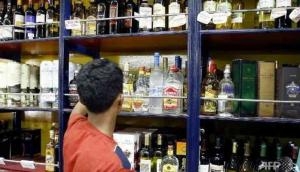 Delhi govt allows home delivery of liquor 